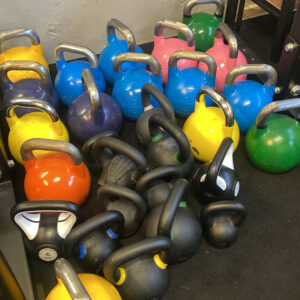 Kettlebell Basics Workshop - Eine Einführung der Big 6 Lerne in unserem Kettlebell Basics Workshop die wichtigsten Grundübungen – sicher, effektiv und praxisnah. Perfekt für Einsteiger und Fitnessfans.